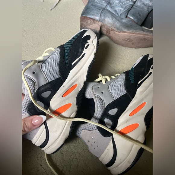 Adidas Yeezy Boost 700 B75571 Wave Runner Solid Grey Chalk White Black (Men's) - Picture 2 of 7